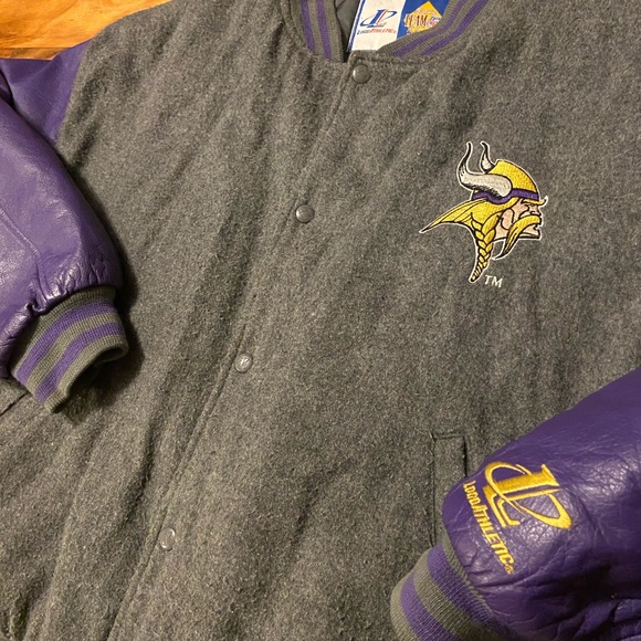 VINTAGE 90’s VIKINGS LOGO ATHLETIC VARSITY BOMBER - Picture 4 of 4